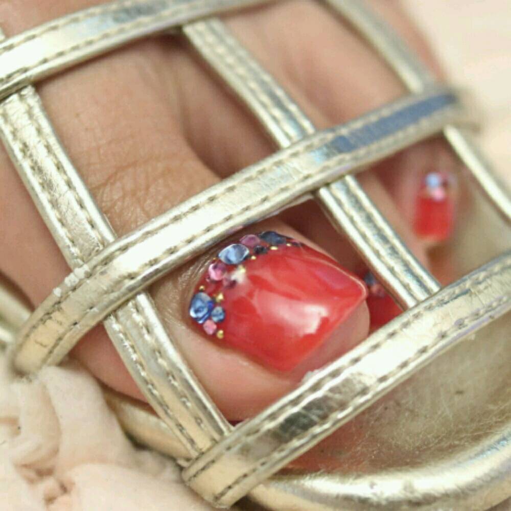 真っ赤×キラキラスワロ×フットネイル♪