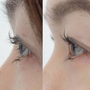 40代前後の女性の自然なまつげ。まつげカール後は目が開くように見え、明るい目元に。派手にならずに自然に馴染んでいる。